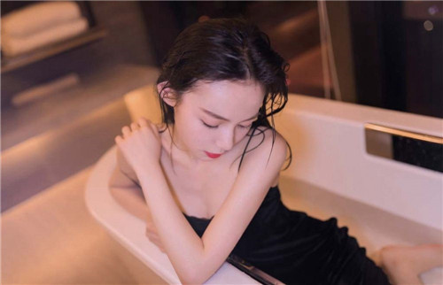 乱码精品一卡二卡无卡最新上线的网络美女尤物小视频，享受无缝观看体验！