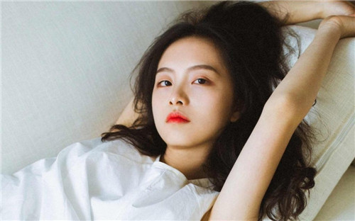 欧亚专线欧洲S码WMY不知所措中文字幕精准到位，畅享观影乐趣