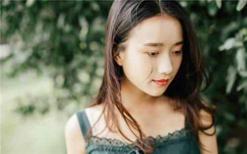 姬小满开叉裙穿搭的注意事项图片Q版造型展现古风美学的完美结合！