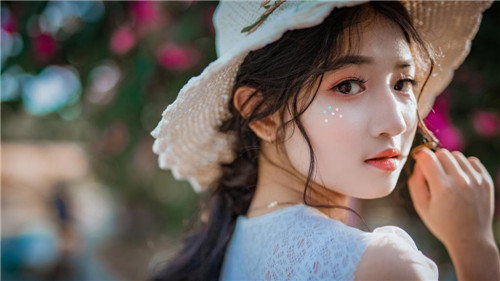 野花社区免费观看在线视频美少女与酷炫技能的完美结合！