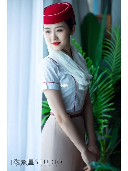 蓝天航空空姐制服风采展示与职业形象解析:官方资源获取途径全指南 蓝天航空空姐制服风采展示与职业形象解析:官方资源获取途径全指南