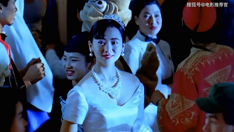 翁虹挡不住的风情经典角色解析:90年代港风造型与女性形象深度解读 翁虹挡不住的风情经典角色解析:90年代港风造型与女性形象深度解读