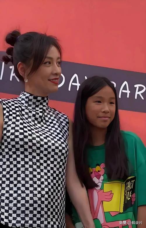 重返地球快播版热映解析:幕后制作、观众反馈与版权争议全揭秘 重返地球快播版热映解析:幕后制作、观众反馈与版权争议全揭秘